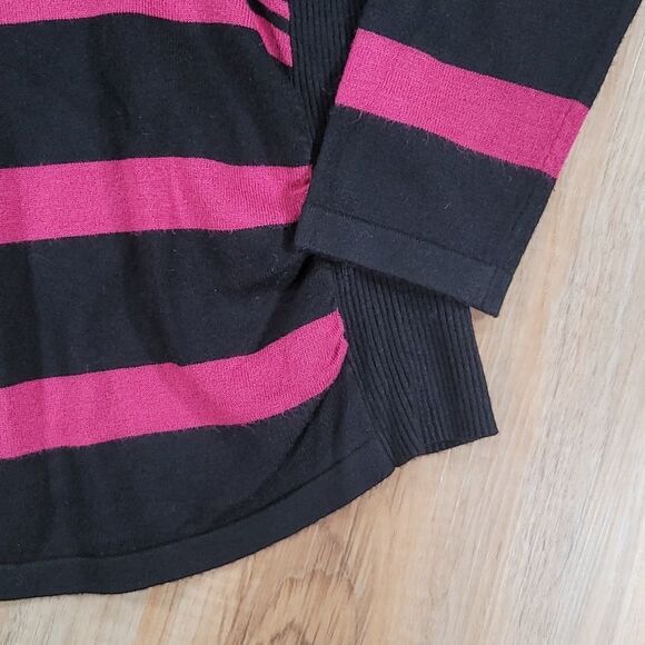 💜One A Maroon Boysenberry & Black Striped Cowl Neck Sweater Medium - Picture 5 of 9